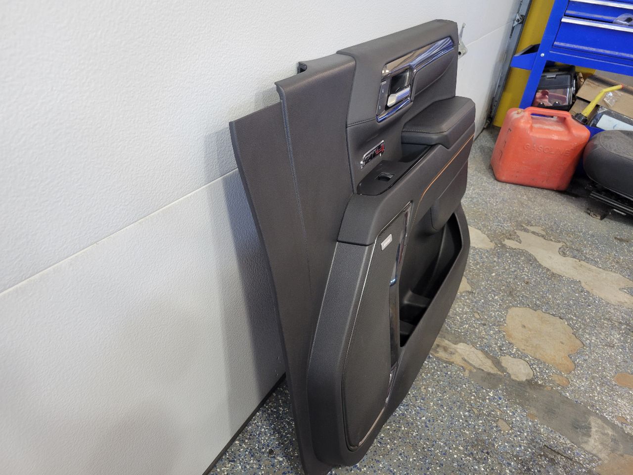 2023 SIERRA150 FRONT RH DOOR PANEL TRIM AT4X 30040 - image 5