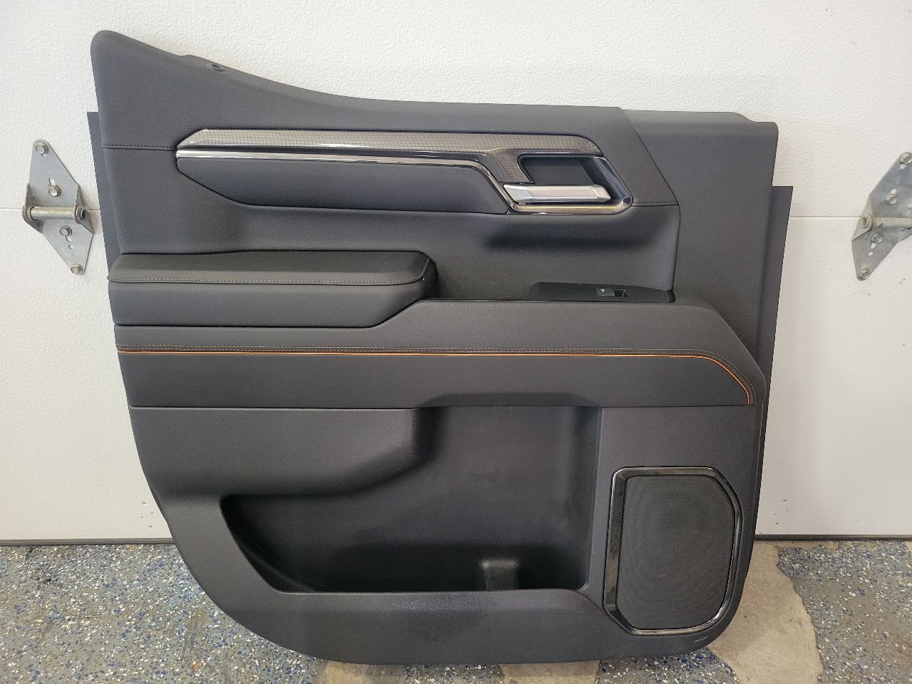 2023 SIERRA150 REAR LH CREWCAB DOOR PANEL TRIM AT4X 30041 - image 1