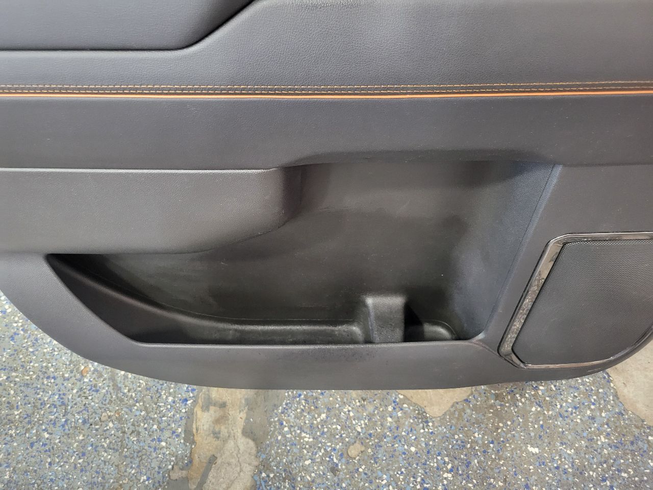 2023 SIERRA150 REAR LH CREWCAB DOOR PANEL TRIM AT4X 30041 - image 9