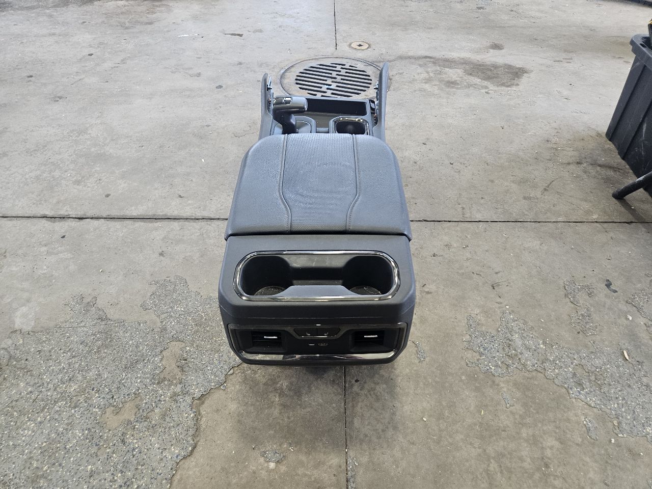 2023 SIERRA150 AT4X CENTER CONSOLE WITH SHIFTER 30043 - image 8