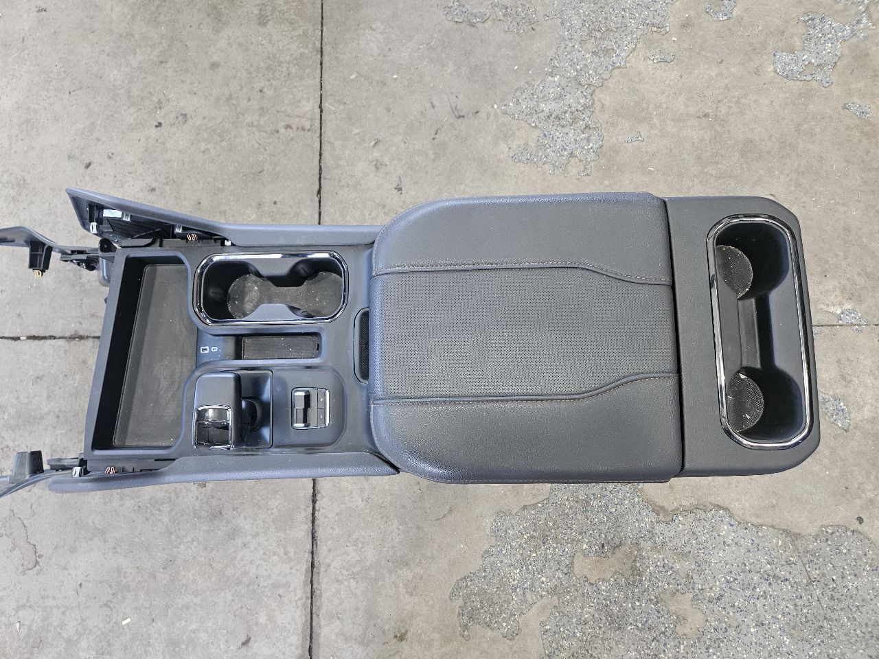 2023 SIERRA150 AT4X CENTER CONSOLE WITH SHIFTER 30043 - image 10