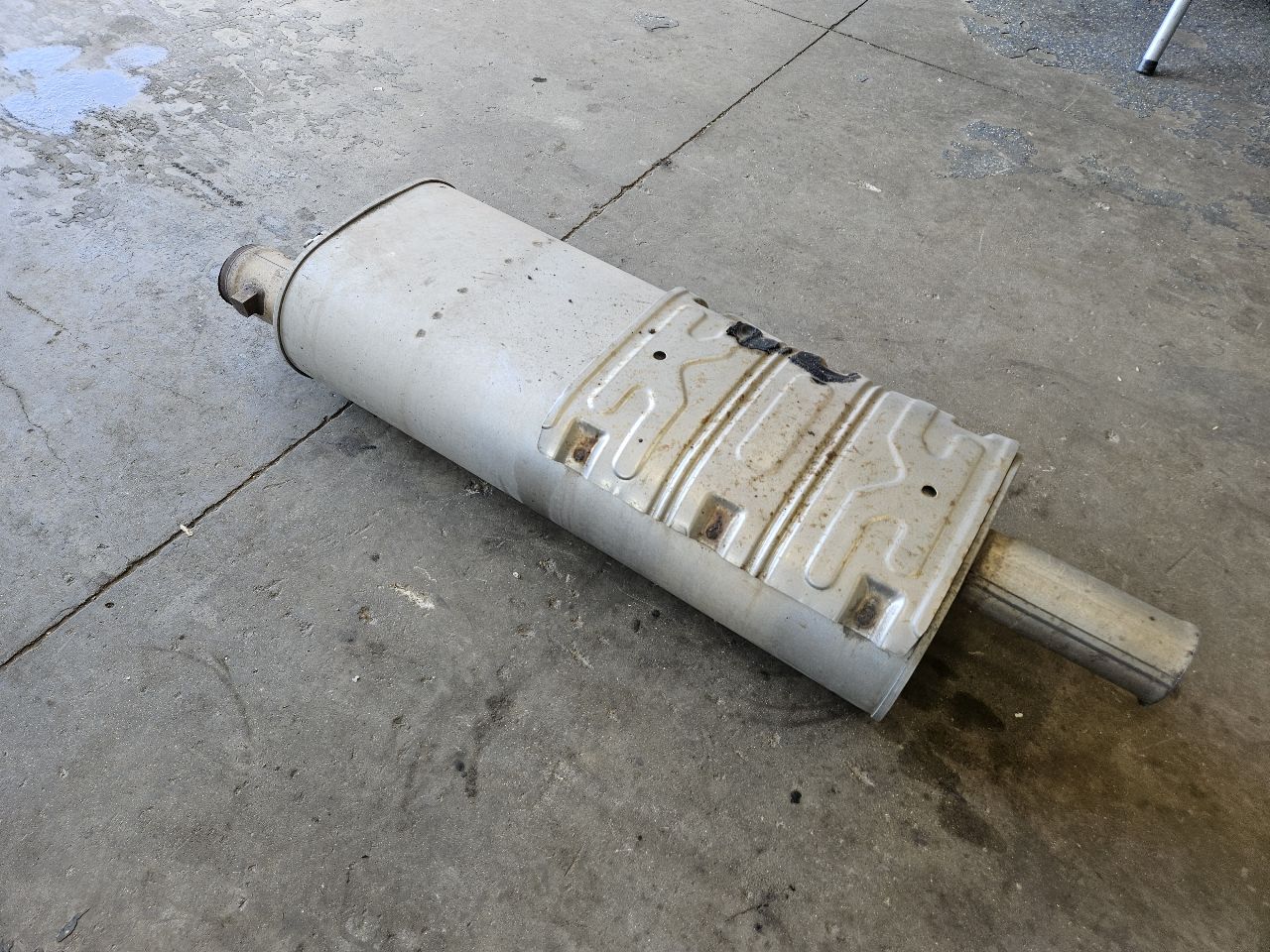 2023 SIERRA150 OEM 6.2L EXHAUST MUFFLER W/VALVE 30044 - image 2