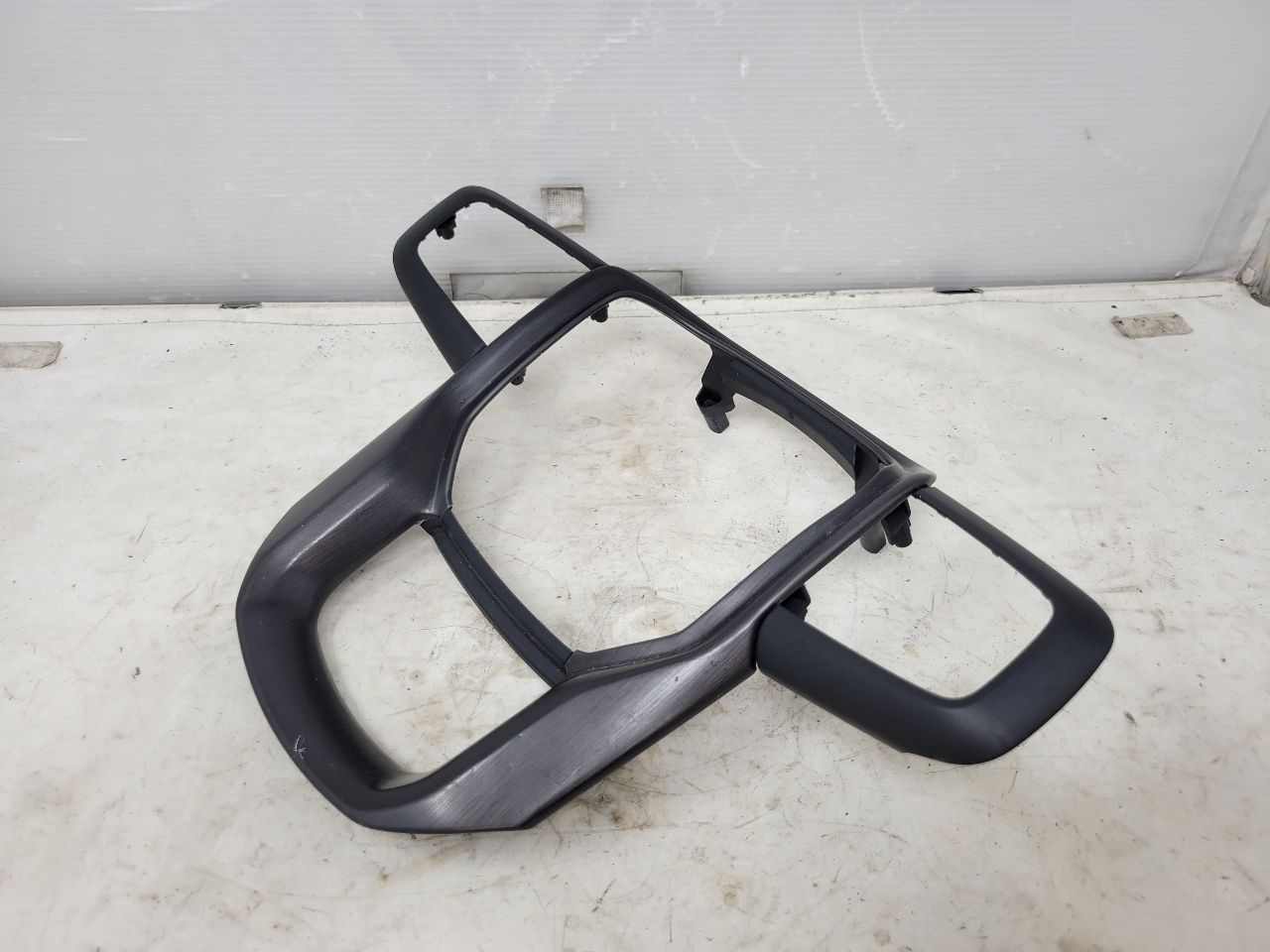 2023 SIERRA150 STEERING WHEEL TRIM APPLIQUE VULCAN 30058 - image 3