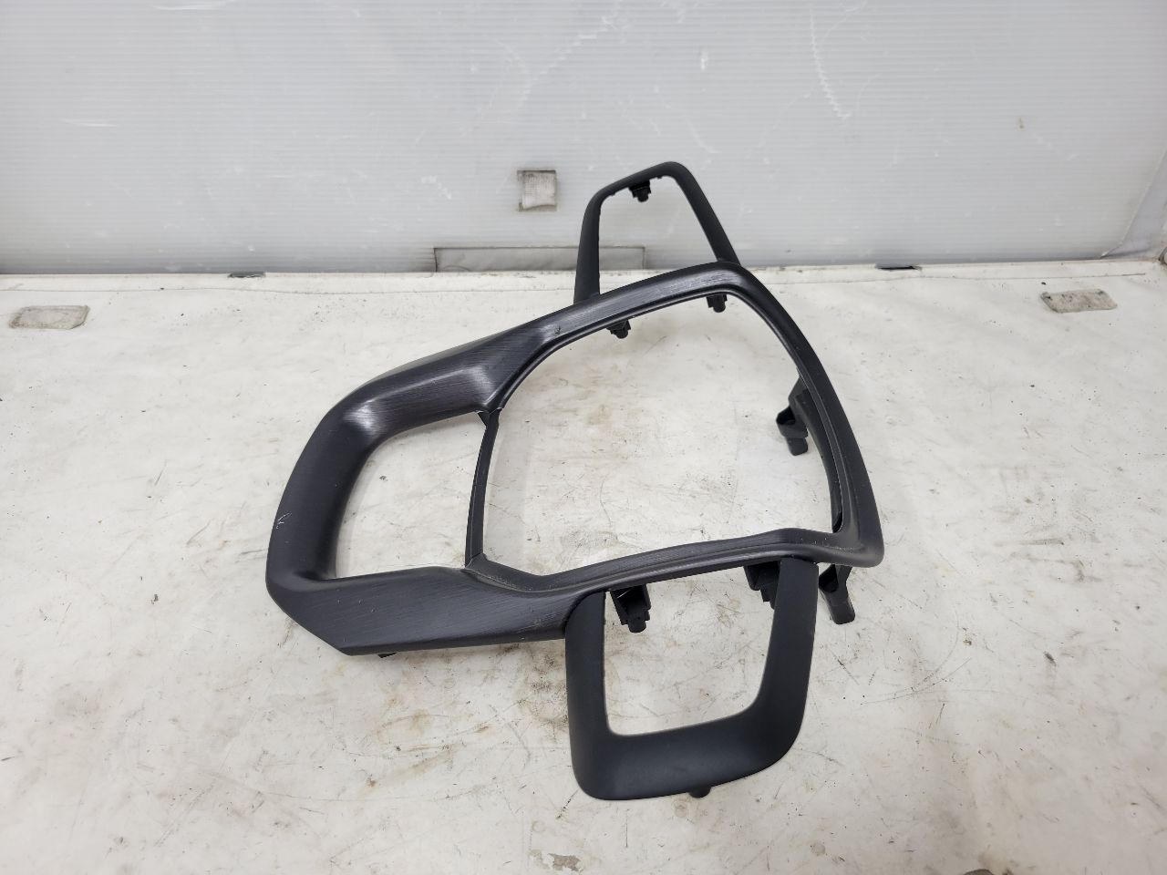 2023 SIERRA150 STEERING WHEEL TRIM APPLIQUE VULCAN 30058 - image 4