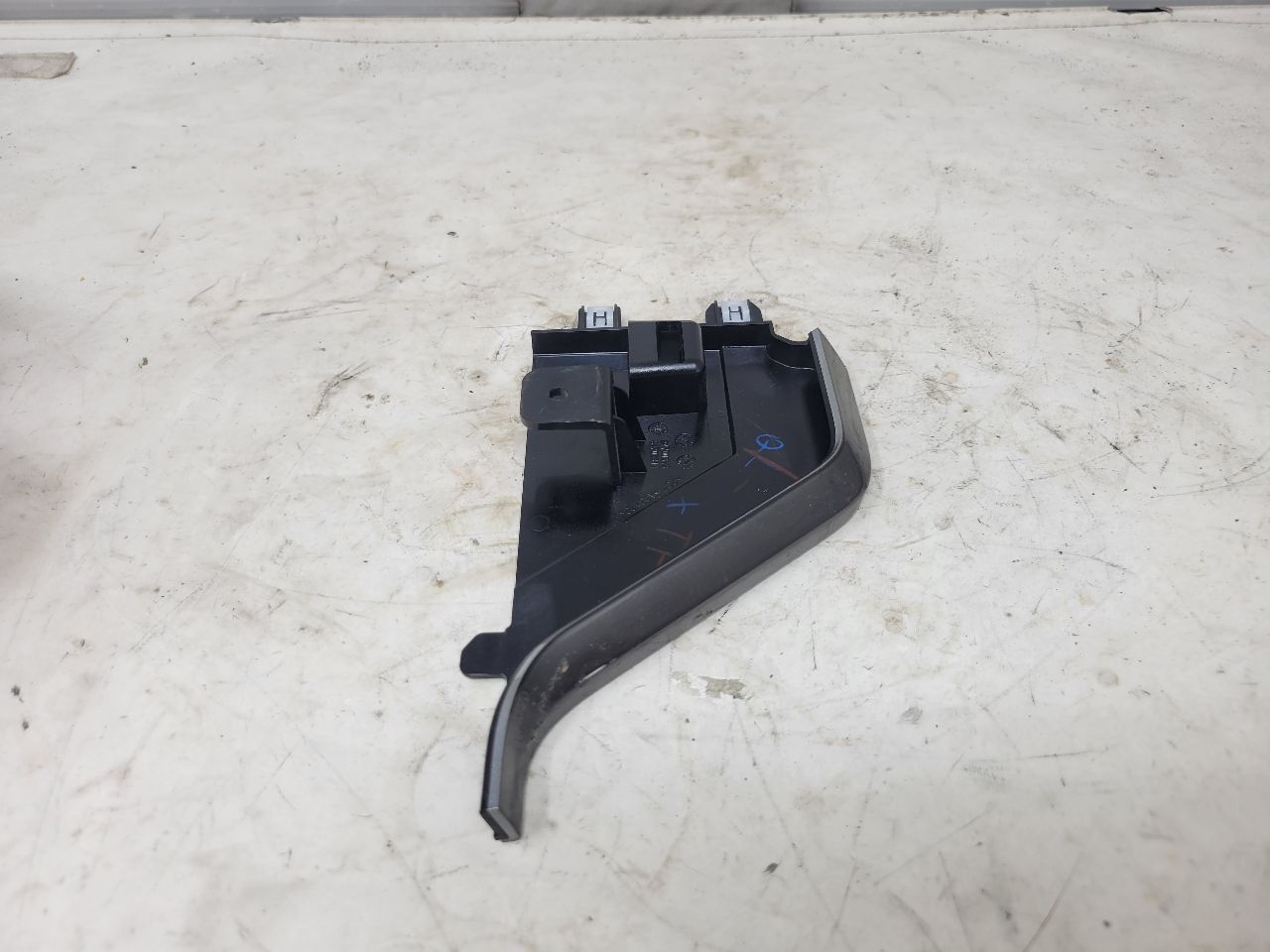 2023 SIERRA150 DASH UPPER TRIM PIANO BLACK 84700313 30062 - image 7