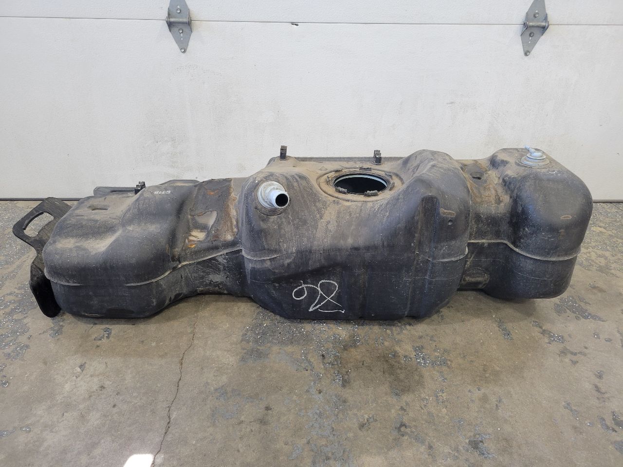 2023 SIERRA150 FUEL TANK CREW CAB 85569377 30081 - image 1