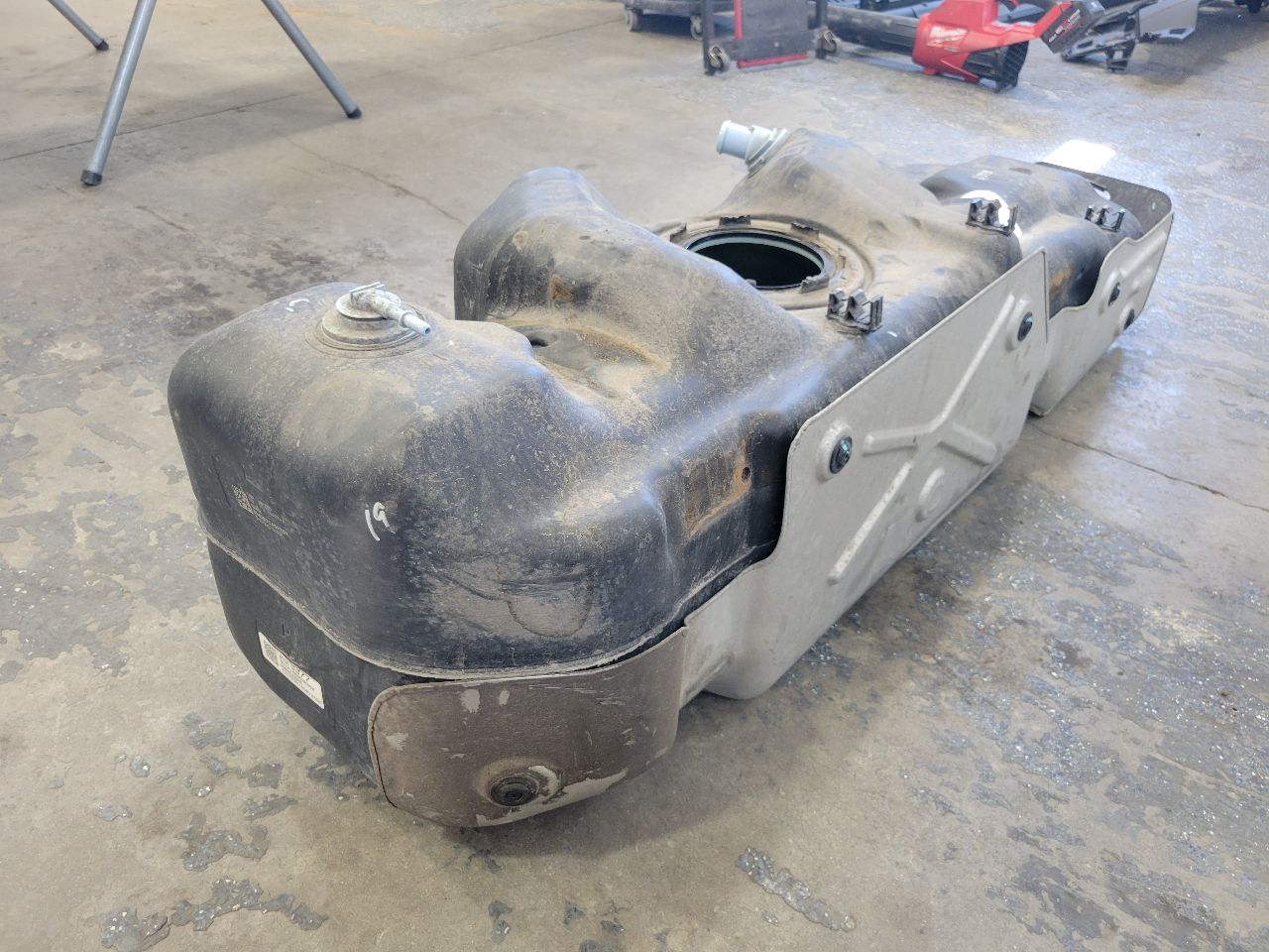2023 SIERRA150 FUEL TANK CREW CAB 85569377 30081 - image 4
