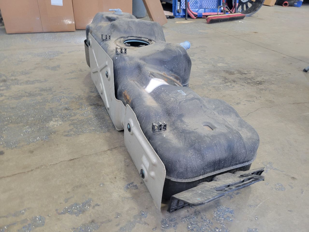 2023 SIERRA150 FUEL TANK CREW CAB 85569377 30081 - image 6