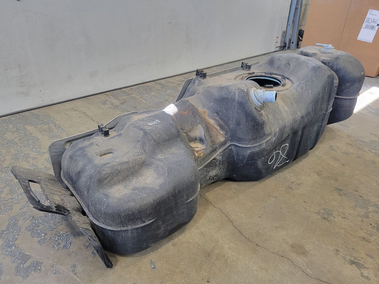2023 SIERRA150 FUEL TANK CREW CAB 85569377 30081 - image 8