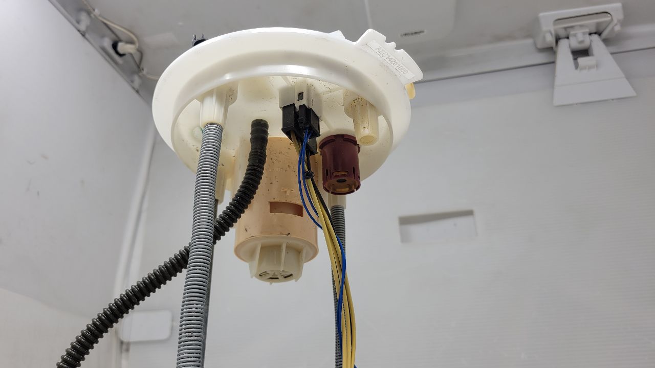 IN TANK FUEL PUMP 5'9" FJW 55K MI 30111 - image 13