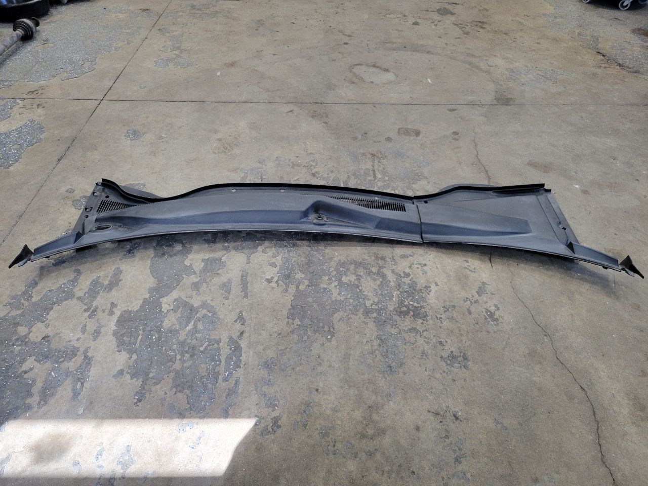 2013 CAMARO WINDSHIELD WIPER COWL TRIM PANEL 30162 - image 6