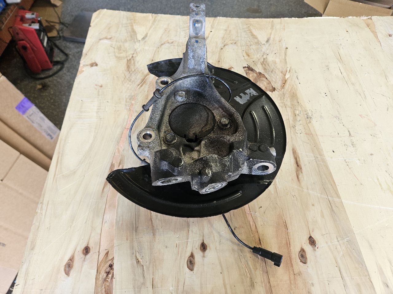 2013 CAMARO LH DRIVER FRONT SPINDLE WITH HUB 30171 - image 6