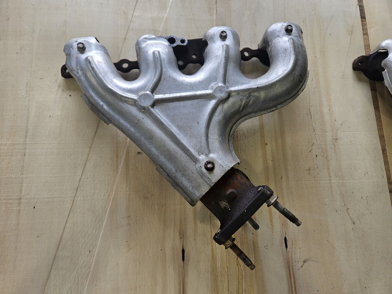 2000 CORVETTE OEM EXHAUST MANIFOLDS PAIR LH RH 30198 - image 1