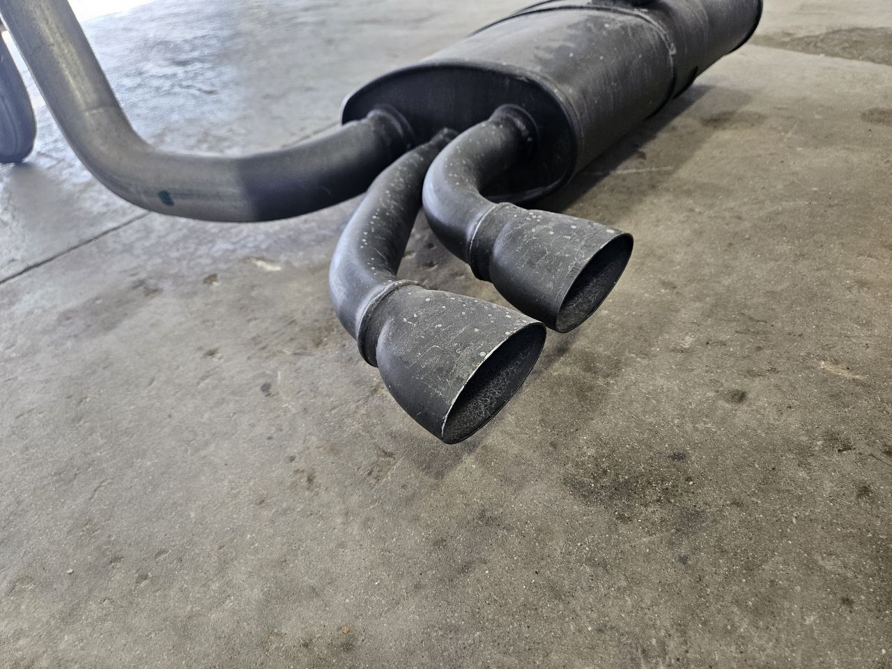 2000 CORVETTE NEW OLD STOCK PASSENGER MUFFLER 30200 - image 3