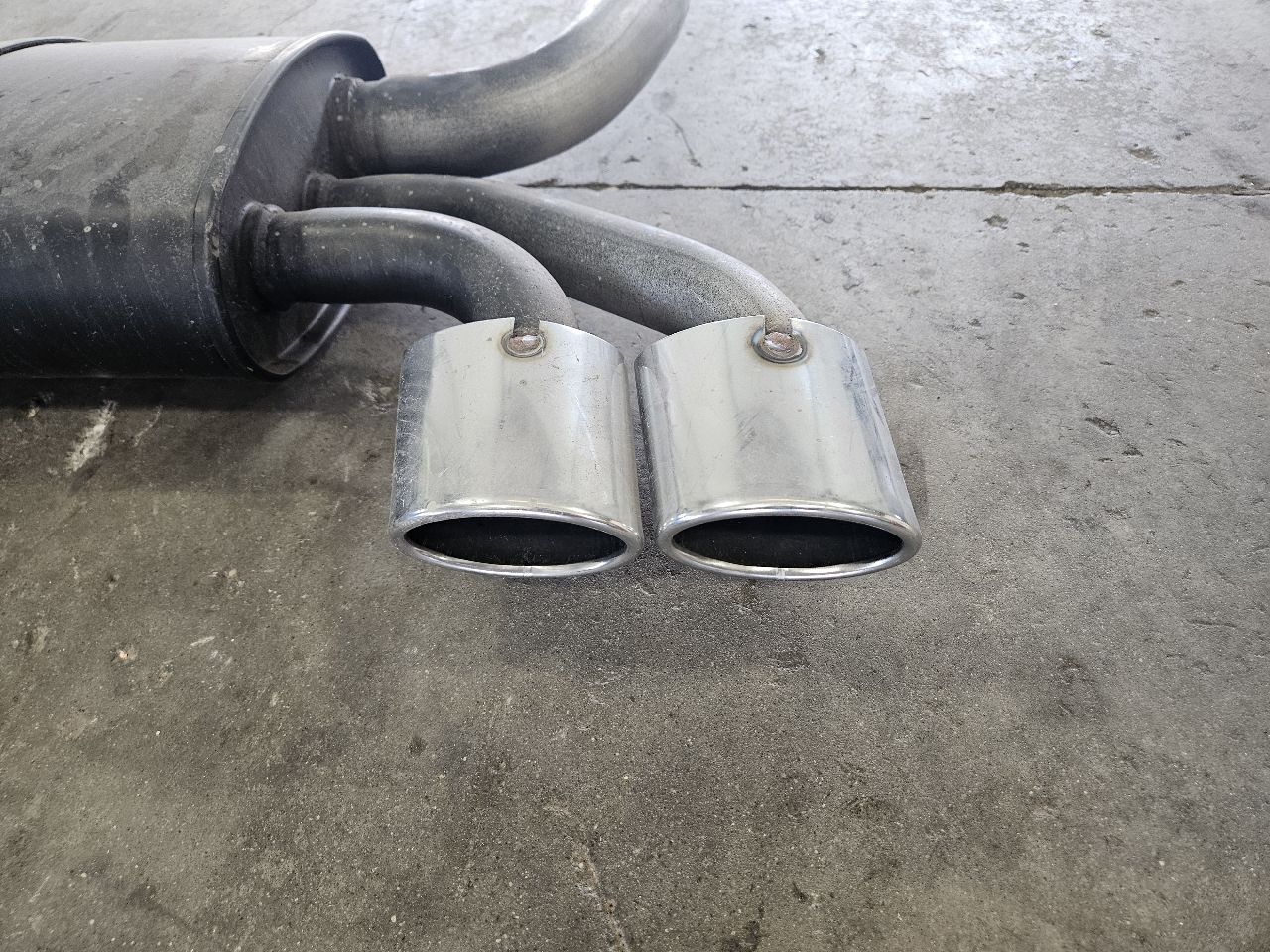 2000 CORVETTE OEM NEW OLD STOCK DRIVER LH MUFFLER 30203 - image 1