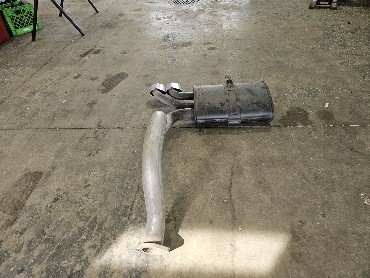 2000 CORVETTE OEM NEW OLD STOCK DRIVER LH MUFFLER 30203 - image 3