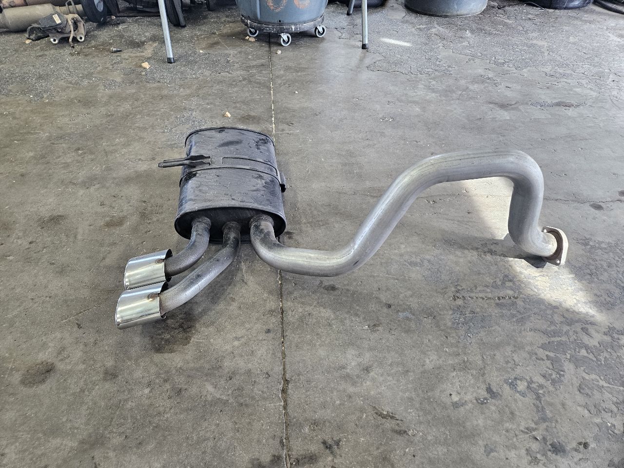 2000 CORVETTE OEM NEW OLD STOCK DRIVER LH MUFFLER 30203 - image 6