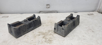 2019 SIERRA150 OEM LEAF SPRING BLOCKS PAIR FROM AT4 30224 - image 2
