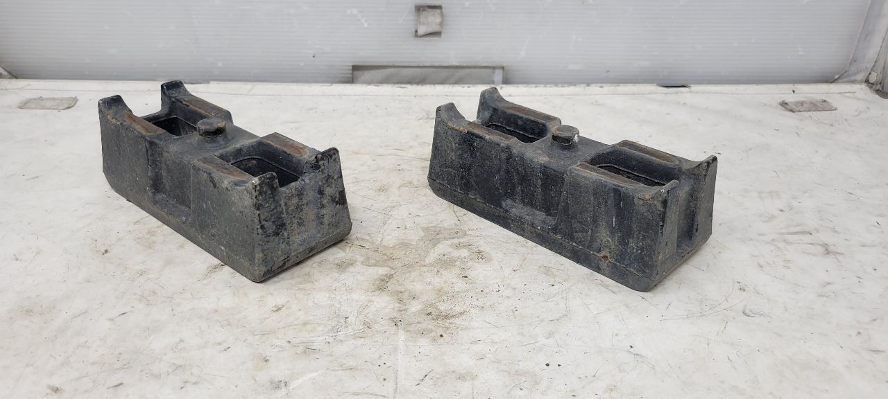 2019 SIERRA150 OEM LEAF SPRING BLOCKS PAIR FROM AT4 30224 - image 4