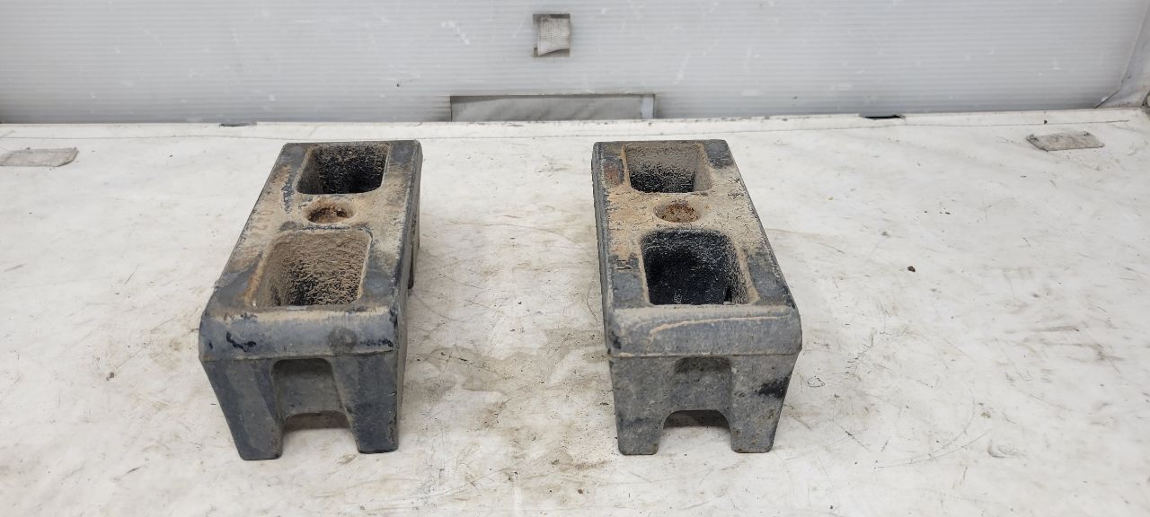 2019 SIERRA150 OEM LEAF SPRING BLOCKS PAIR FROM AT4 30224 - image 9