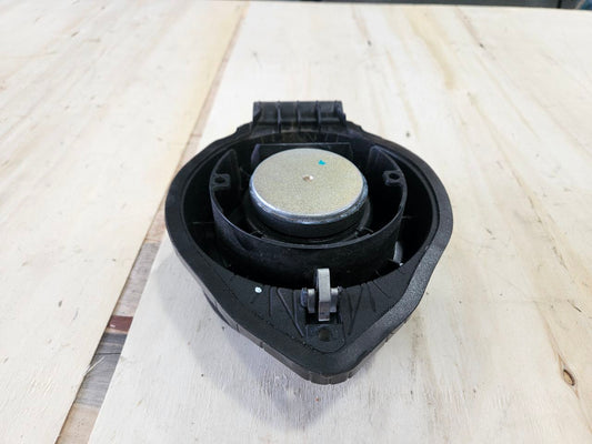 2019 SIERRA150 REAR DOOR BOSE SPEAKER 84584302 30247 - image 1