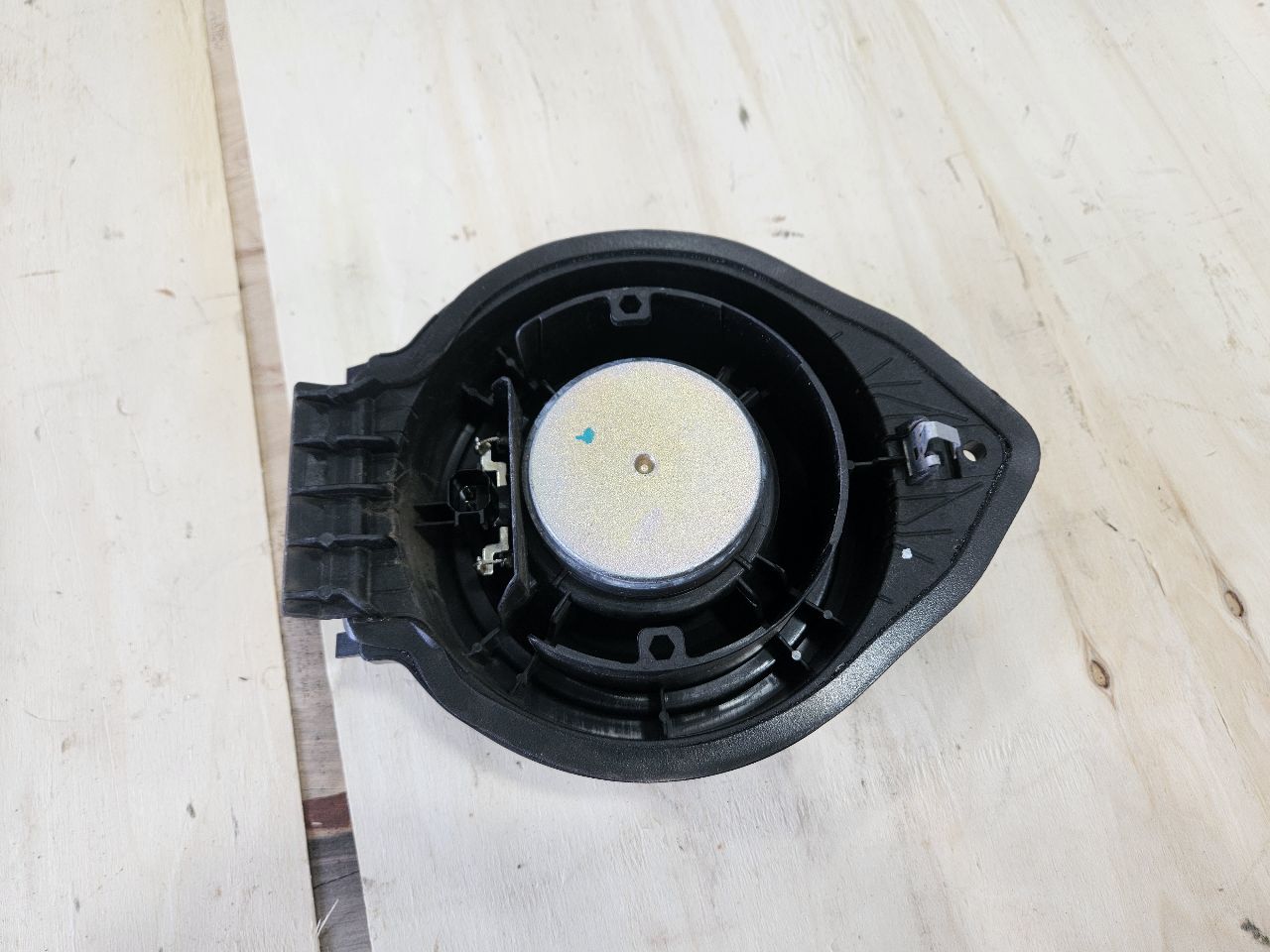 2019 SIERRA150 REAR DOOR BOSE SPEAKER 84584302 30247 - image 5