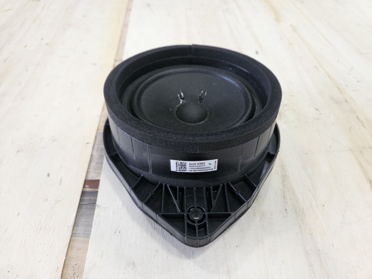 2019 SIERRA150 REAR DOOR BOSE SPEAKER 84584302 30247 - image 9