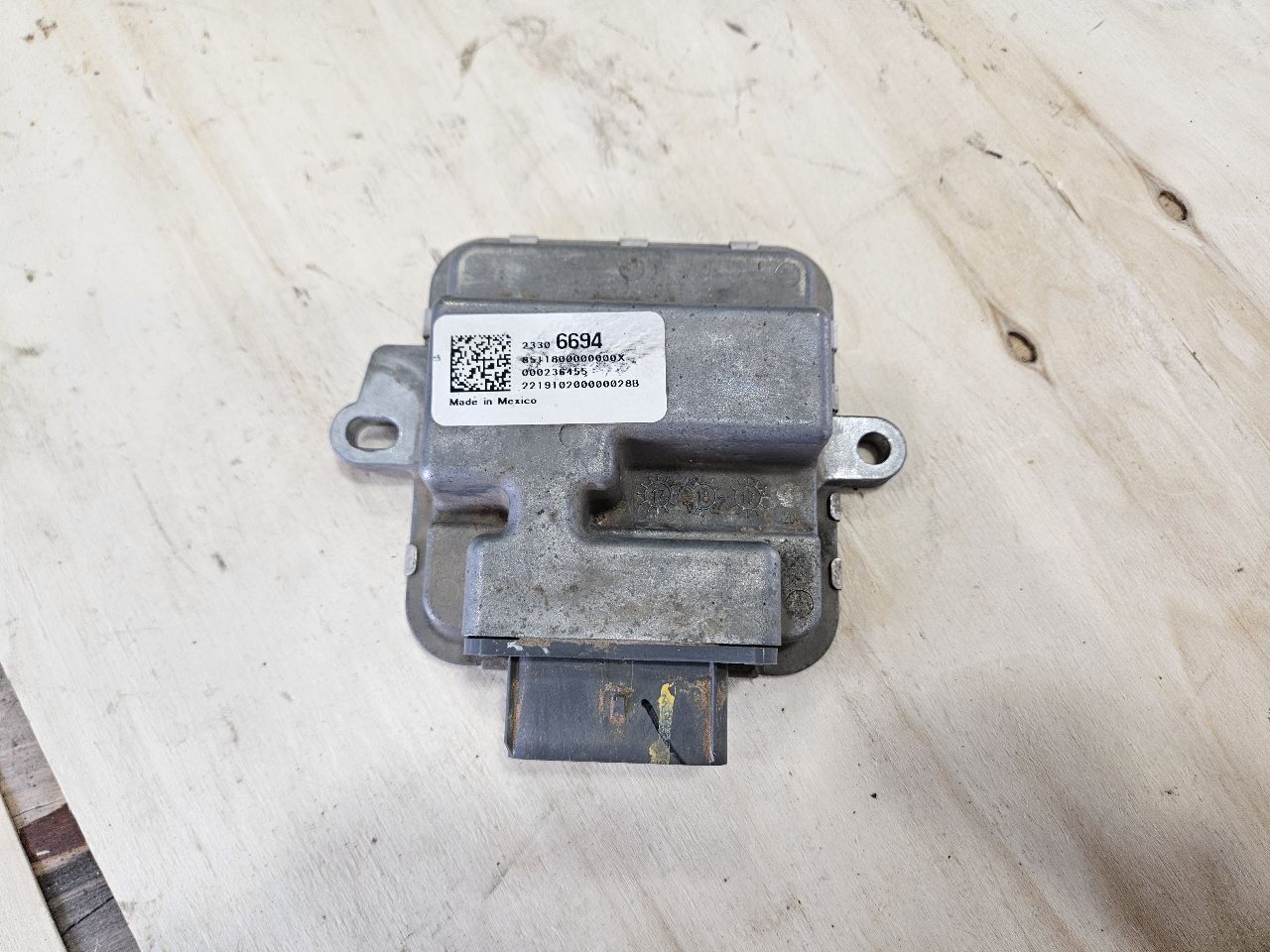 2019 SIERRA150 TRAILER TOW CONTROL MODULE 23306694 30268 - image 4