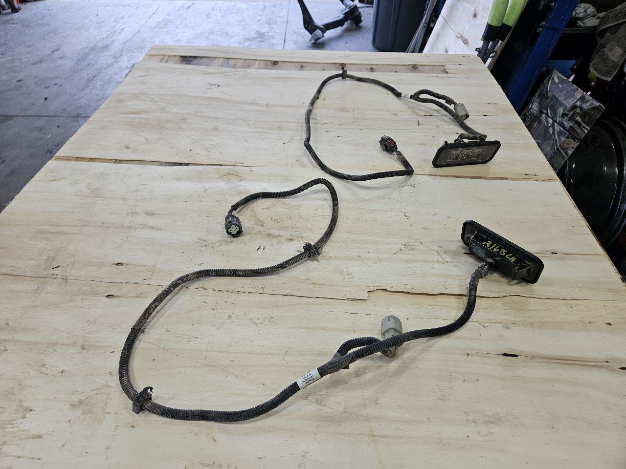 2019 SIERRA150 REAR CARGO LED LAMPS & WIRING PAIR 30283 - image 1