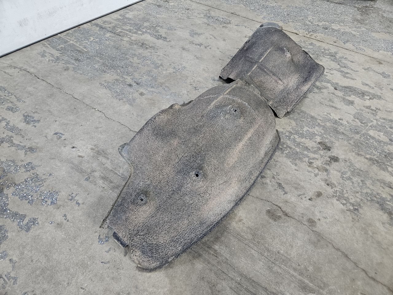 2019 SIERRA150 LH DRIVER BED REAR WHEEL LINER 30285 - image 3