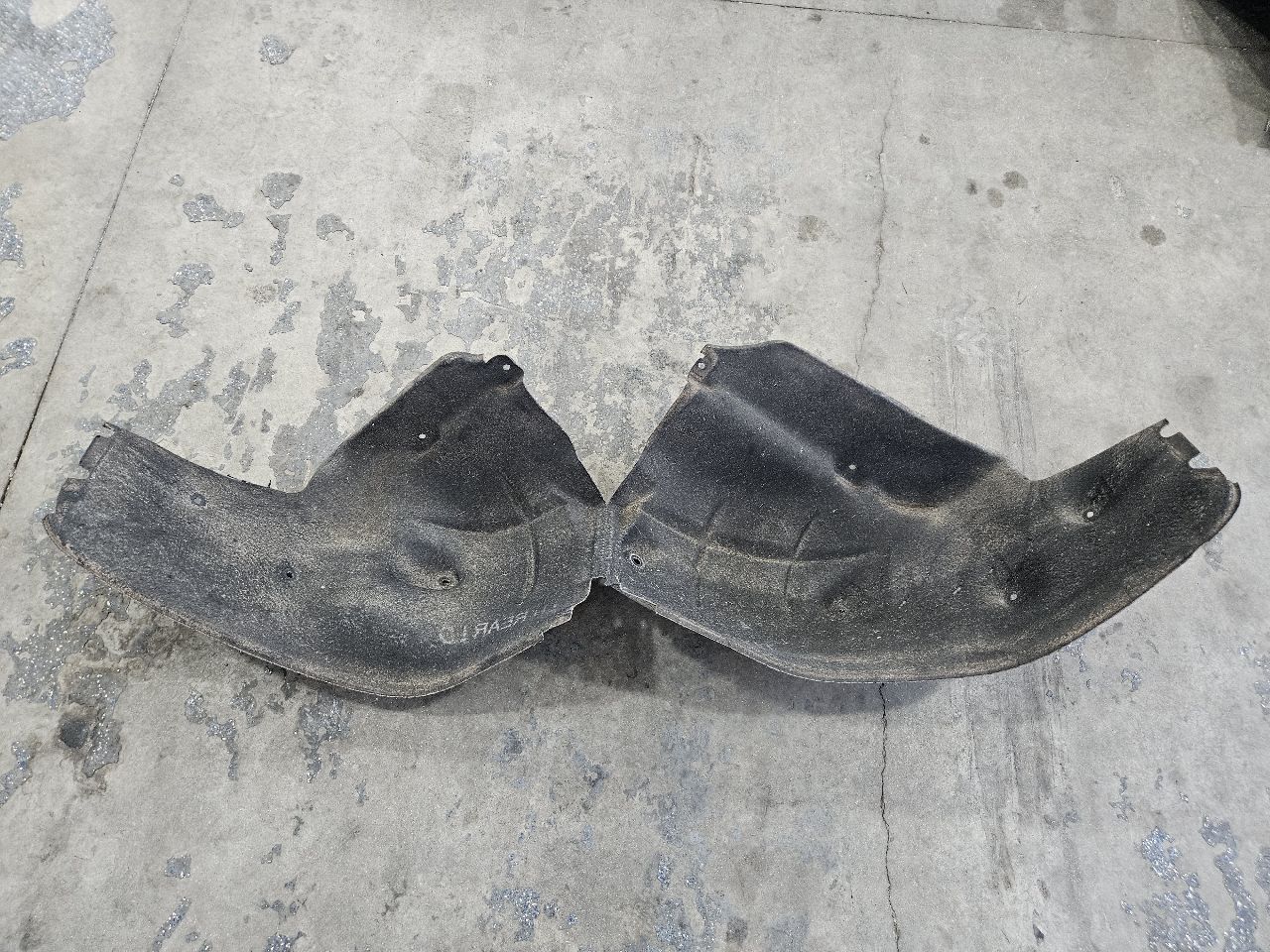 2019 SIERRA150 LH DRIVER BED REAR WHEEL LINER 30285 - image 6