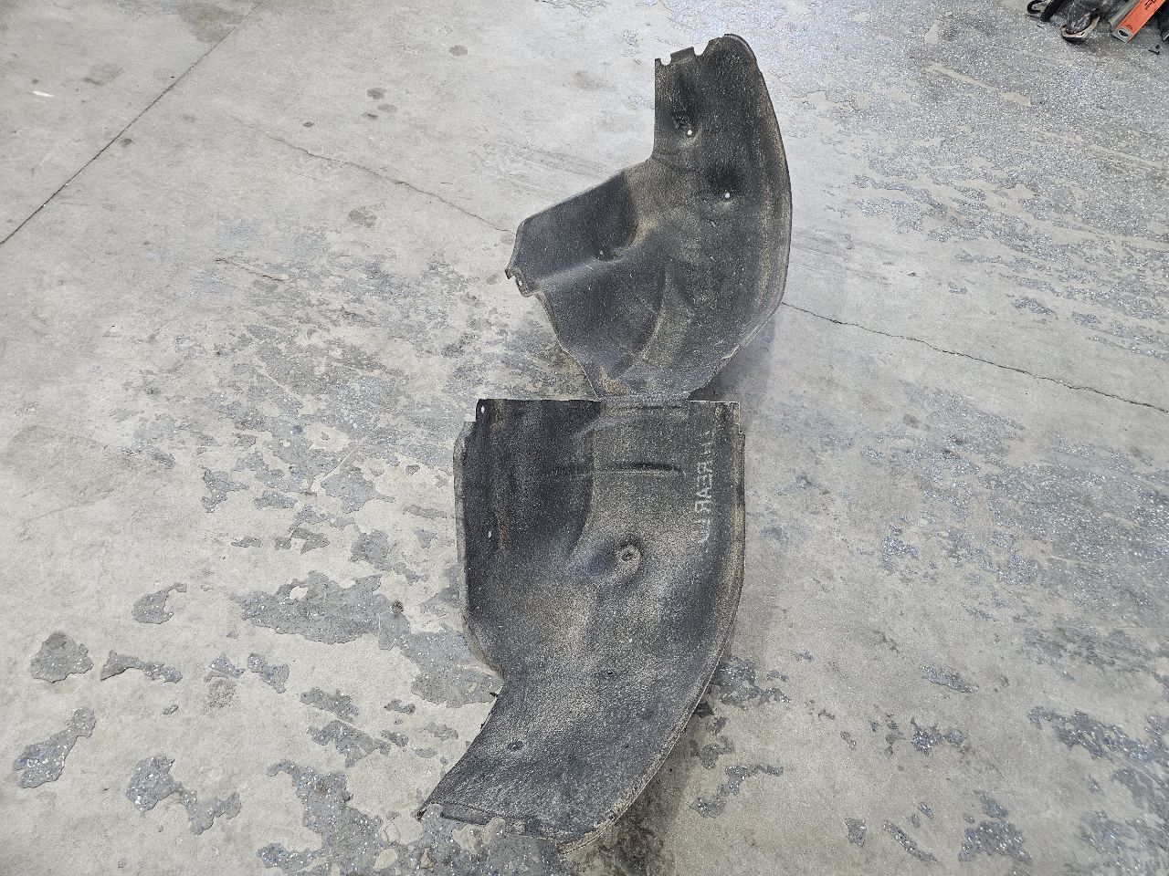 2019 SIERRA150 LH DRIVER BED REAR WHEEL LINER 30285 - image 7