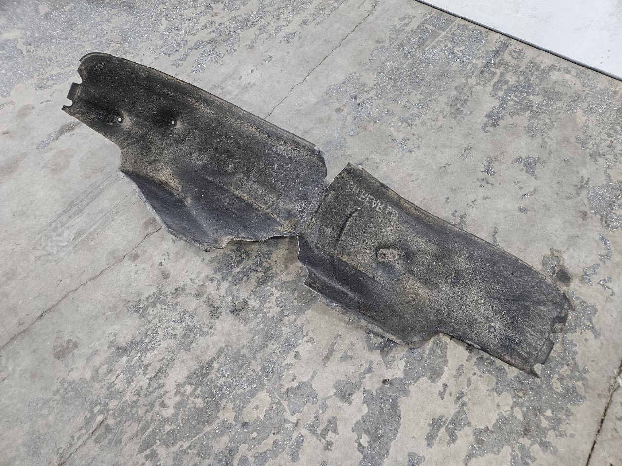 2019 SIERRA150 LH DRIVER BED REAR WHEEL LINER 30285 - image 8