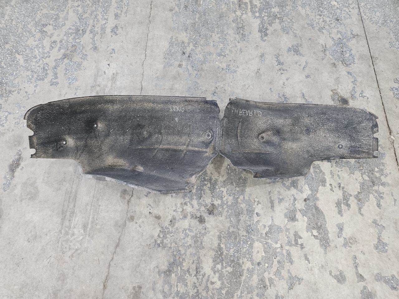 2019 SIERRA150 LH DRIVER BED REAR WHEEL LINER 30285 - image 9