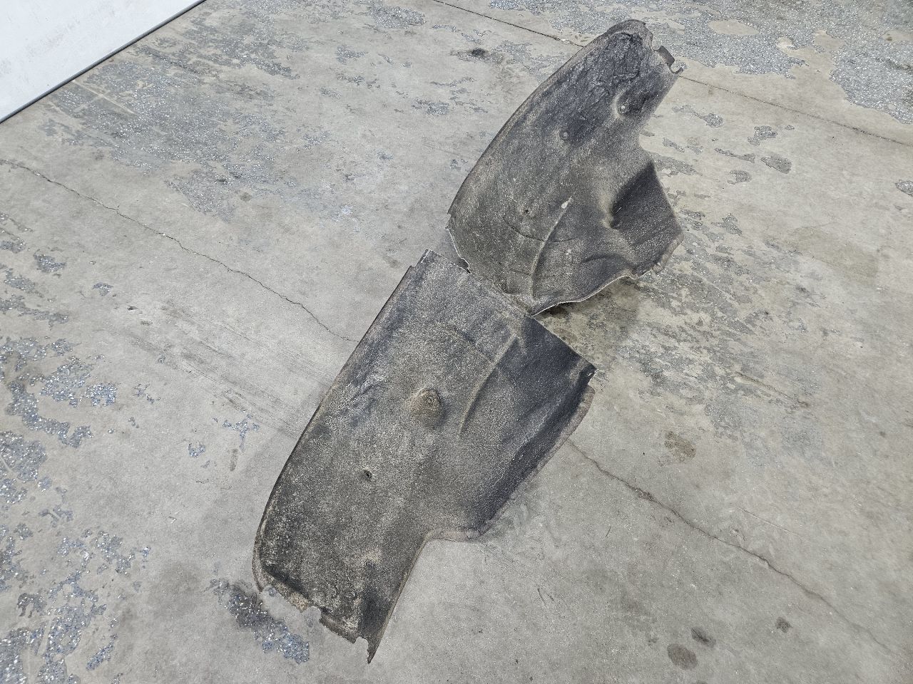 2019 SIERRA150 RH PASSENGER REAR WHEEL INNER LINER 30286 - image 7