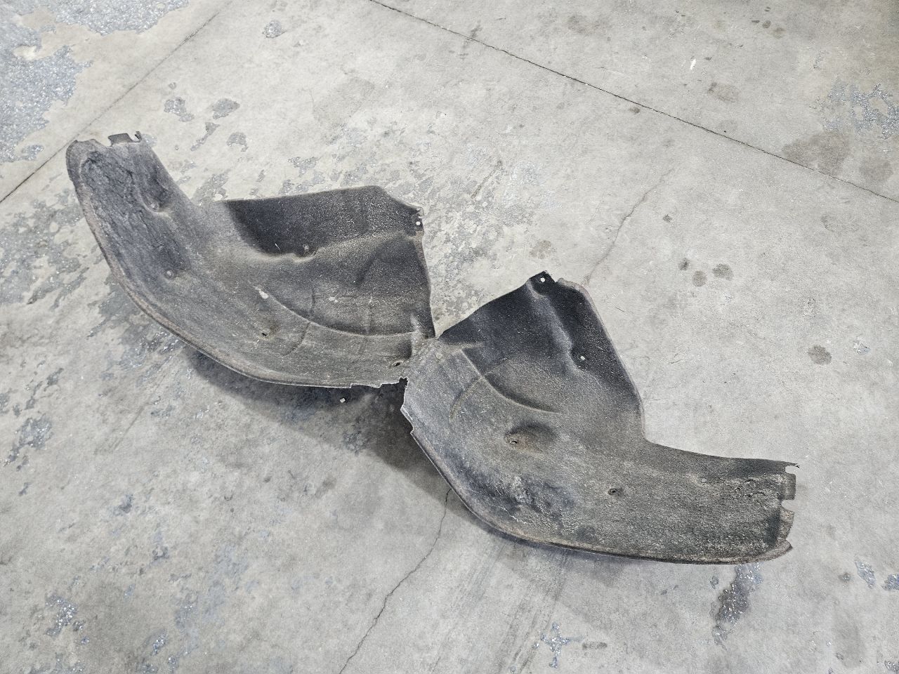 2019 SIERRA150 RH PASSENGER REAR WHEEL INNER LINER 30286 - image 8