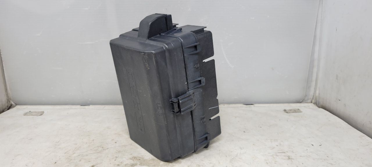2019 SIERRA150 ENGINE BAY FUSE BOX 84594608 30288 - image 2