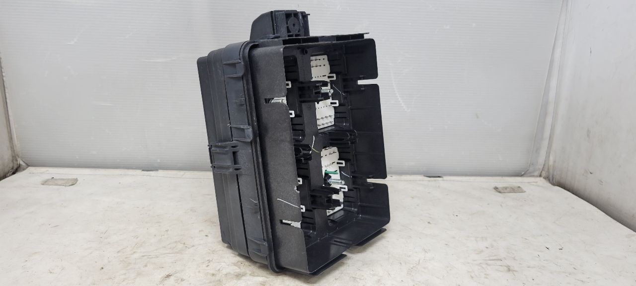 2019 SIERRA150 ENGINE BAY FUSE BOX 84594608 30288 - image 4