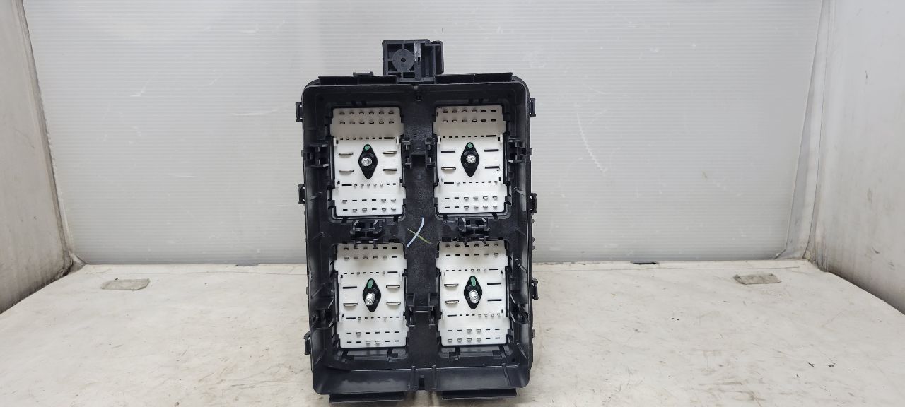 2019 SIERRA150 ENGINE BAY FUSE BOX 84594608 30288 - image 5