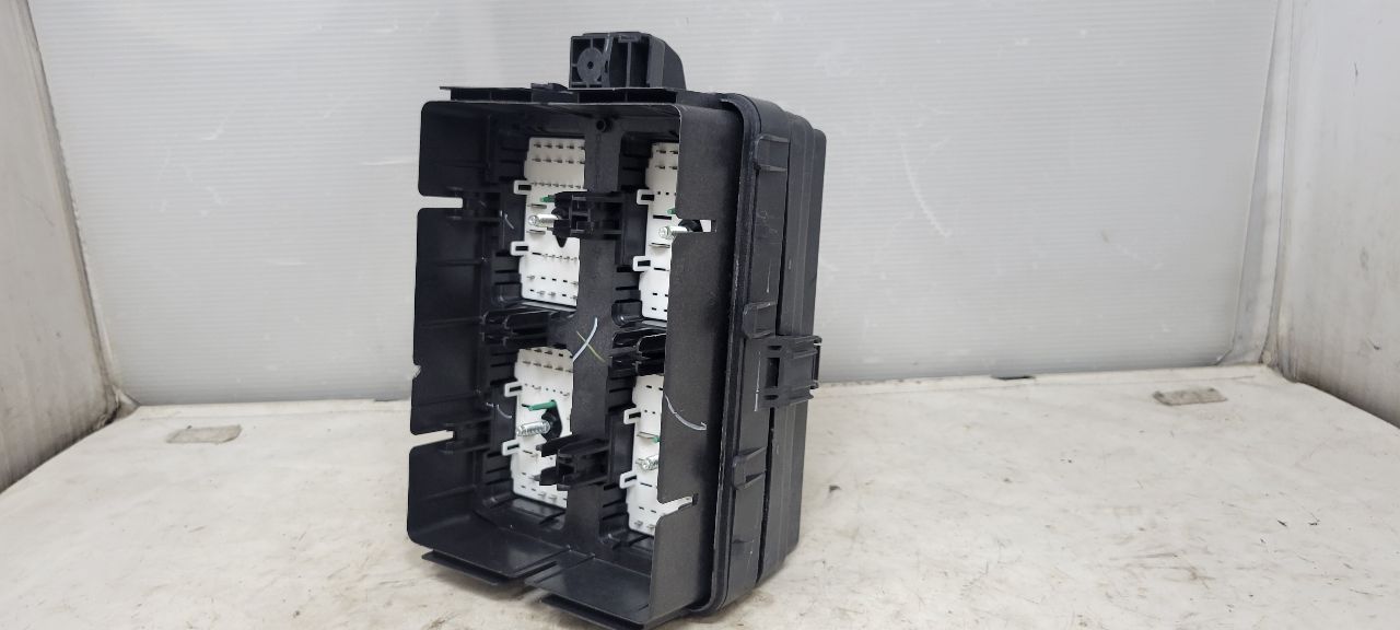 2019 SIERRA150 ENGINE BAY FUSE BOX 84594608 30288 - image 6
