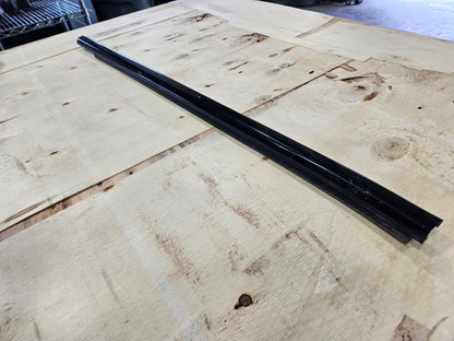 2019 SIERRA150 FRONT LH REVEAL MOLDING GLOSS BLACK 30294 - image 8