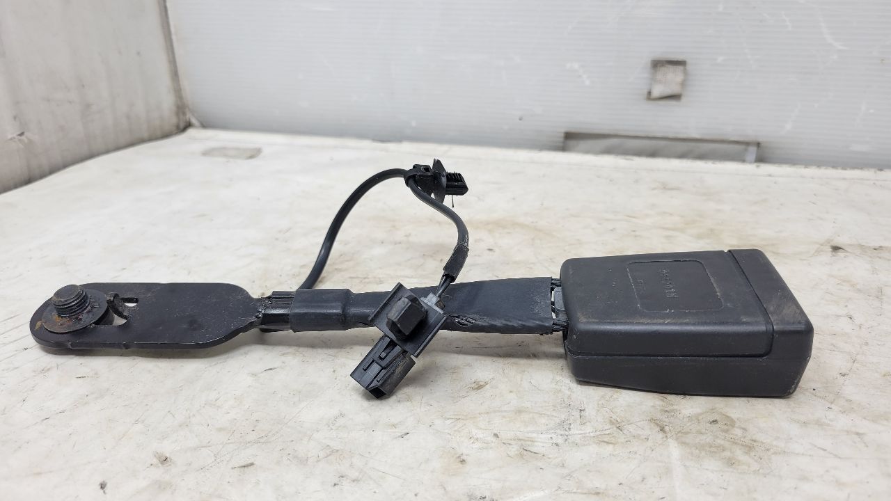 2020 SILVRDO15 RH PASSENGER SEAT BELT BUCKLE 30315 - image 8