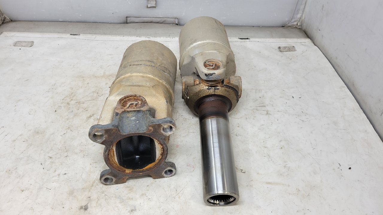 2019 SIERRA150 10L80 32 SPLINE SLIP YOKE &AXLE YOKE 30334 - image 1