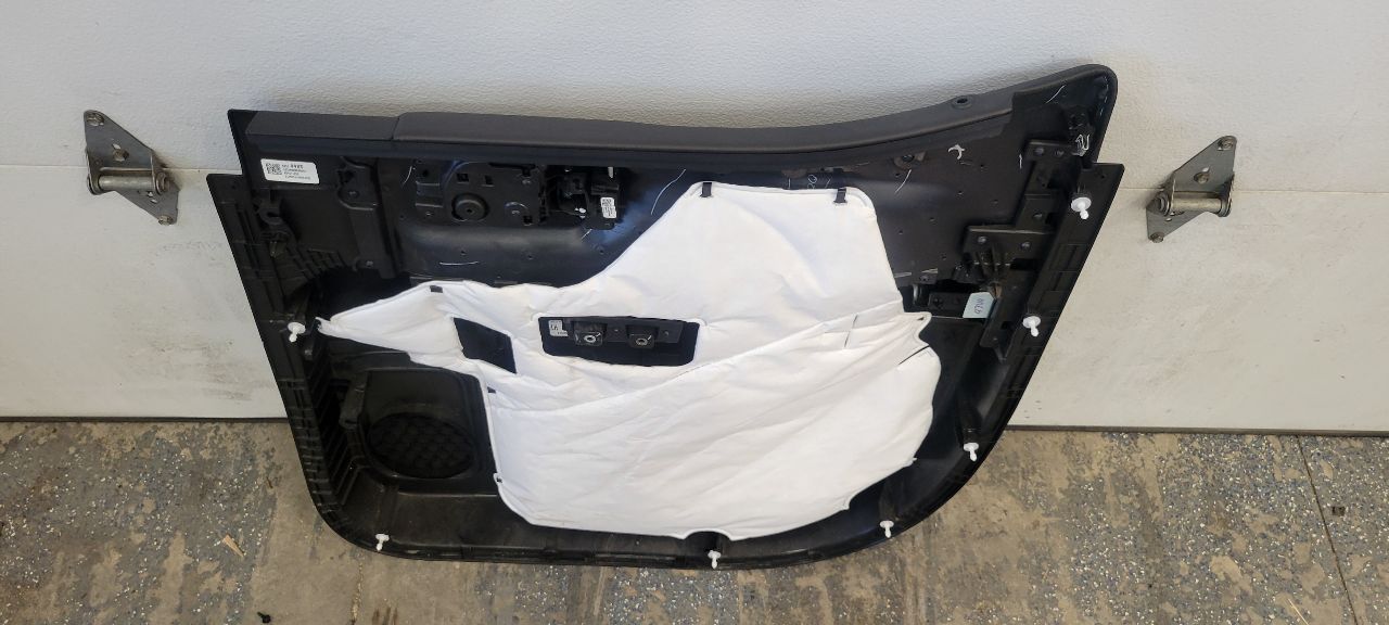 2019 SILVRDO15 LH REAR DOOR PANEL TRIM HC CREW CAB 30349 - image 12