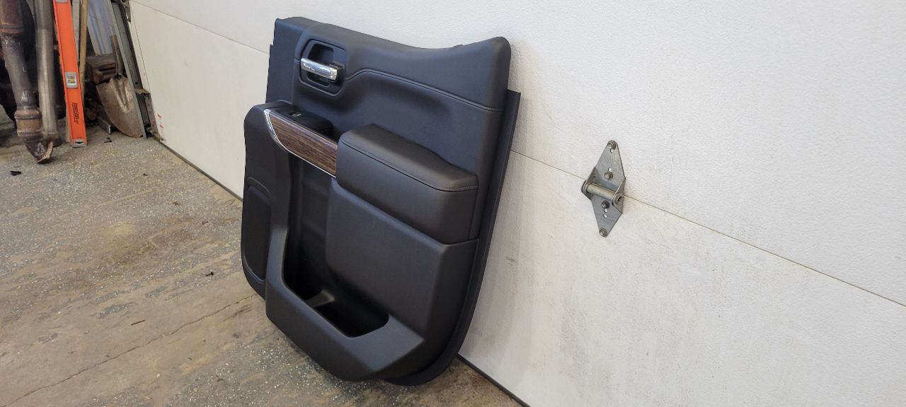 2019 SILVRDO15 RH REAR DOOR PANEL TRIM HC CREW CAB 30350 - image 2