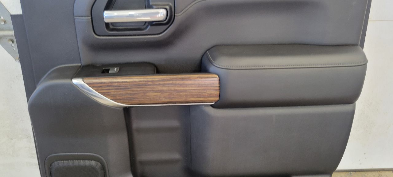 2019 SILVRDO15 RH REAR DOOR PANEL TRIM HC CREW CAB 30350 - image 8