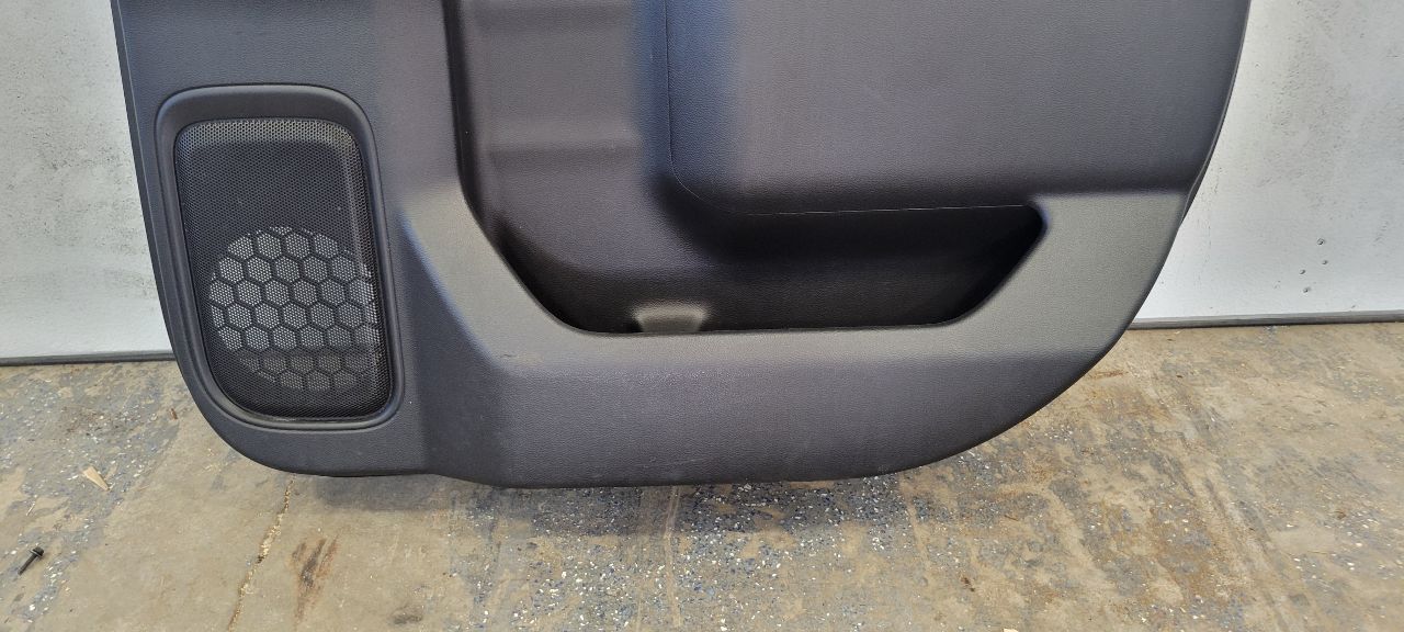 2019 SILVRDO15 RH REAR DOOR PANEL TRIM HC CREW CAB 30350 - image 9