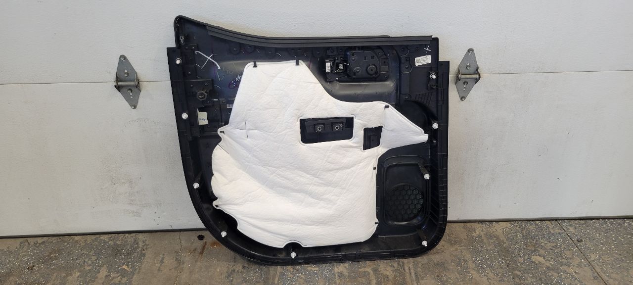 2019 SILVRDO15 RH REAR DOOR PANEL TRIM HC CREW CAB 30350 - image 11