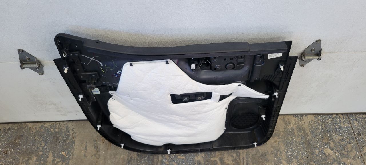 2019 SILVRDO15 RH REAR DOOR PANEL TRIM HC CREW CAB 30350 - image 14