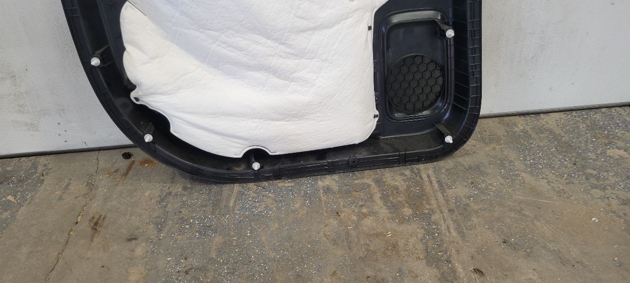 2019 SILVRDO15 RH REAR DOOR PANEL TRIM HC CREW CAB 30350 - image 17